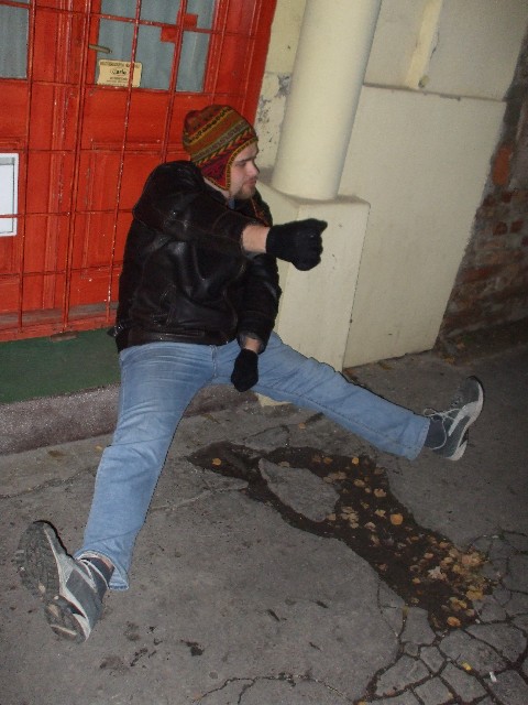 Ha nem baj, akkor most nem írnám le, hogy itt éppen mit kajabált az öcskös, de szerintem a rutinosabbak már ki is találták...